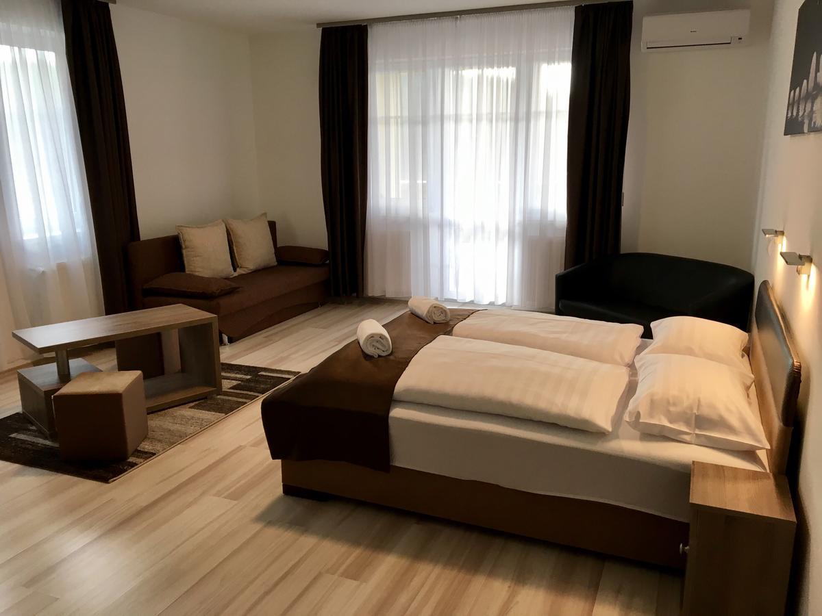 F&M Apartman Egerszalók Buitenkant foto