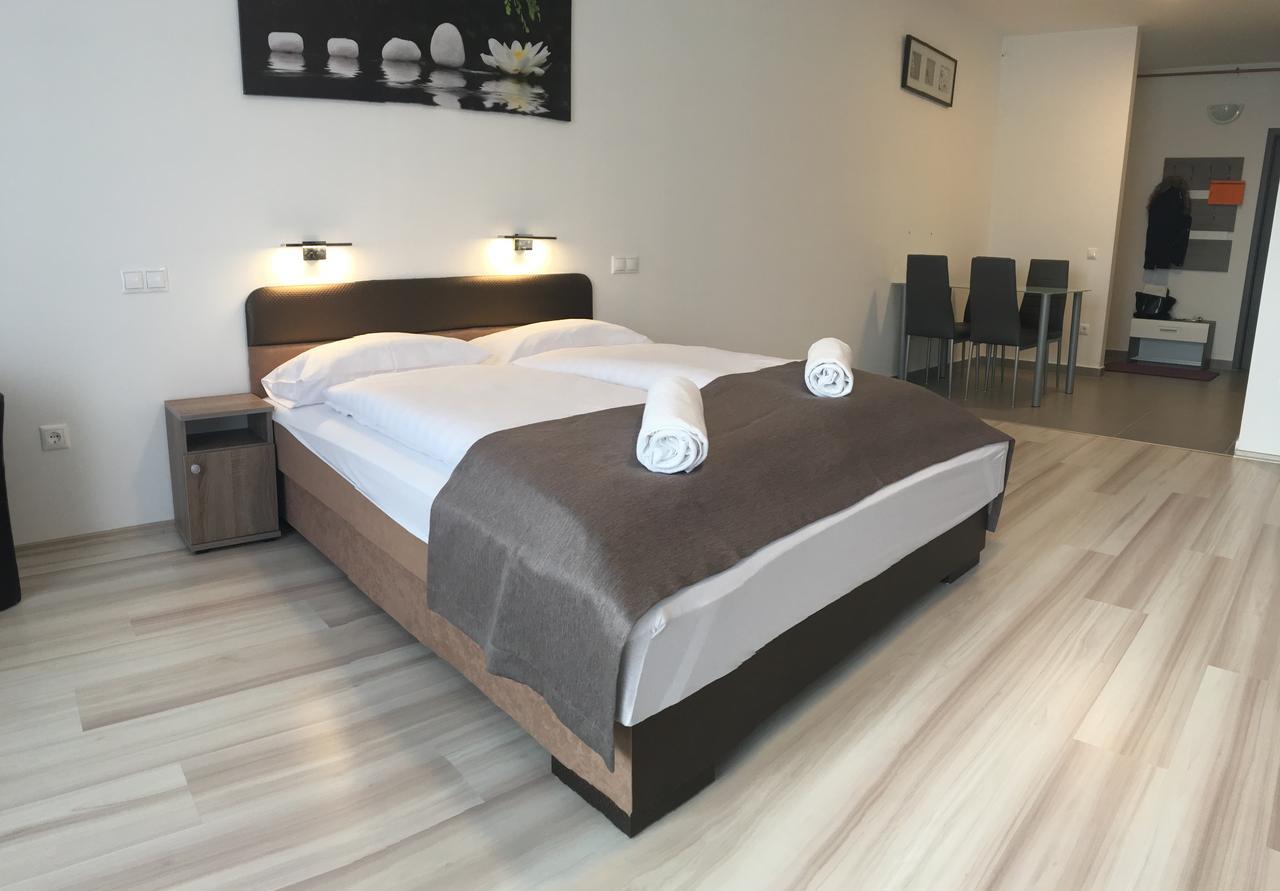 F&M Apartman Egerszalók Buitenkant foto